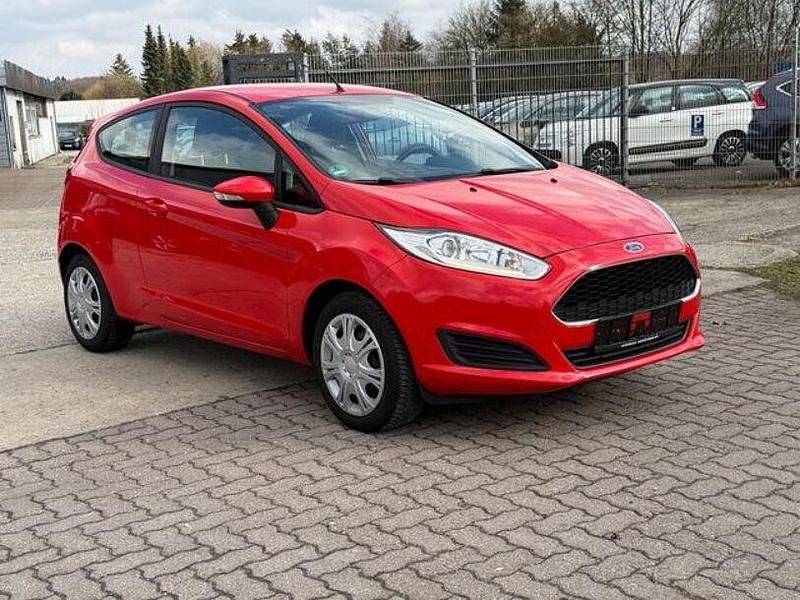 Gebraucht Ford Fiesta Trend 60 PS (44 kW) 2016 Rot Kleinwagen