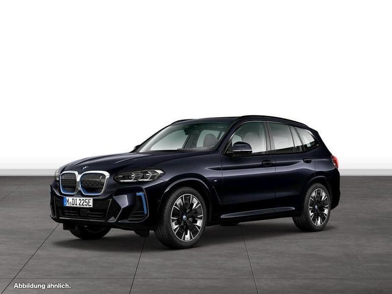 Carbonschwarz metallic Gebraucht 2024 BMW iX3 M Sport SUV | 55.894 € (Fairer Preis) - Bild 1/3