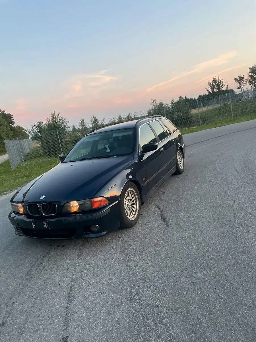 Gebraucht BMW 530 184 PS (135 kW) 1999 Blau Kombi