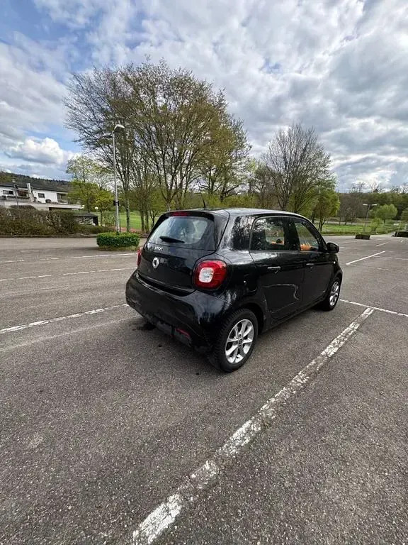 Gebraucht Smart ForFour Basis 90 PS (66 kW) 2017 Schwarz Kleinwagen
