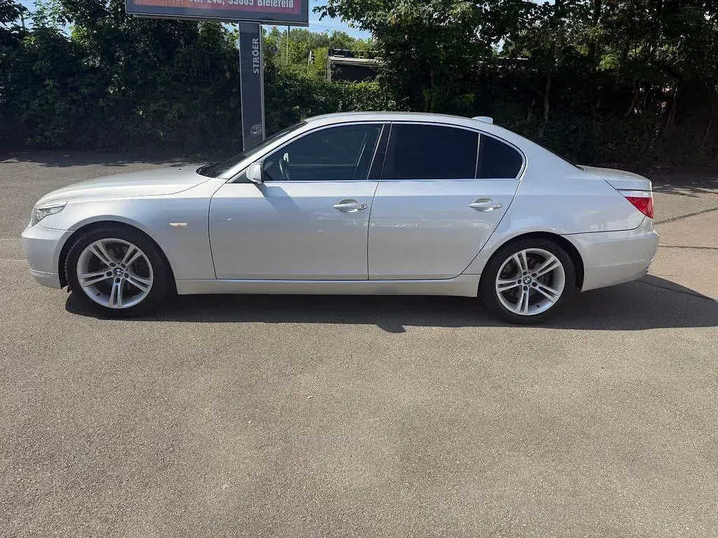 Gebraucht BMW 520 177 PS (130 kW) 2009 Silber Limousine