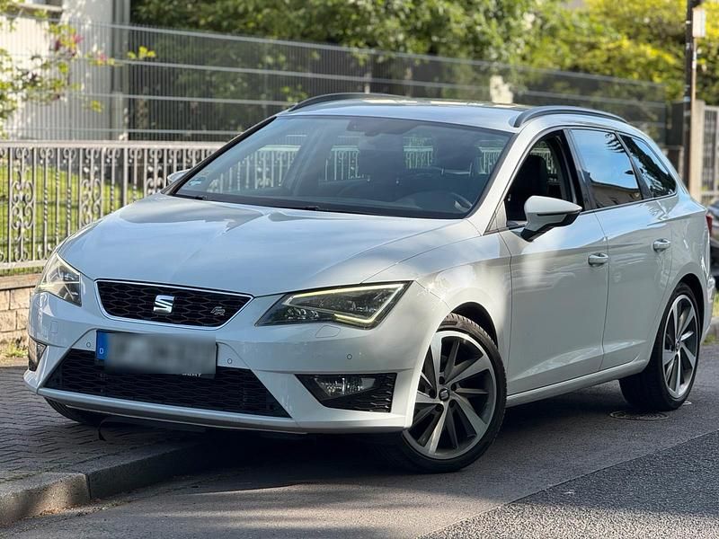 Weiß Gebraucht 2014 Seat Leon FR Kombi | 7.999 € (Guter Preis) - Bild 1/4