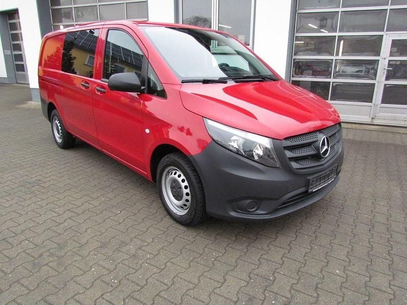 Gebraucht Mercedes Vito 163 PS (119 kW) 2021 Rot Van