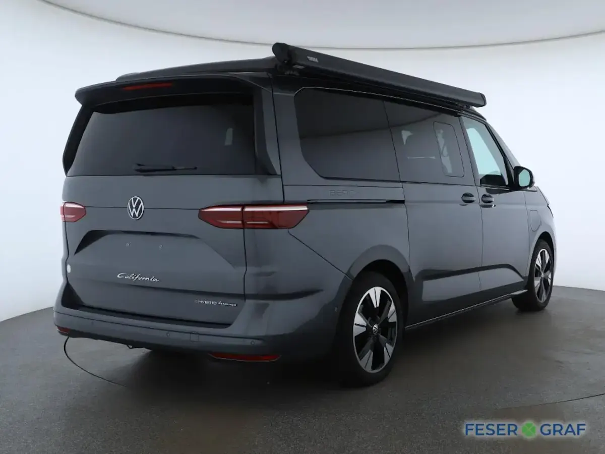Gebraucht VW California Beach 177 PS (130 kW) 2025 Indiumgrau metallic Van