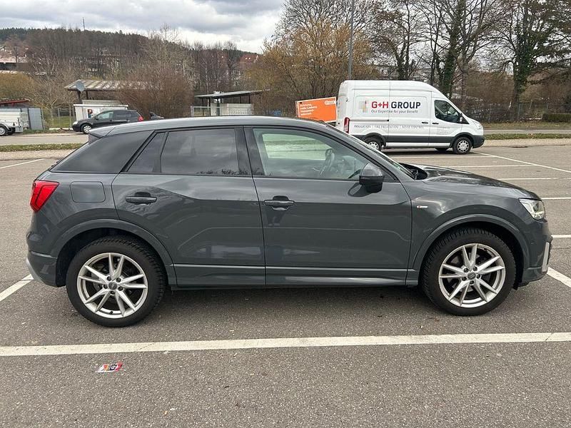 Gebraucht Audi Q2 S-Line 150 PS (110 kW) 2019 Grau SUV