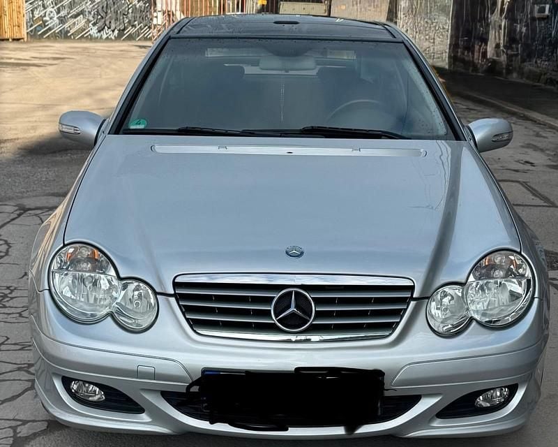 Gebraucht Mercedes C180 143 PS (105 kW) 2004 Silber Coupé