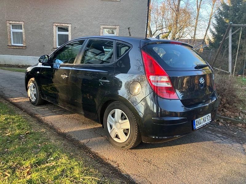 Gebraucht Hyundai i30 109 PS (80 kW) 2009 Schwarz Kombi