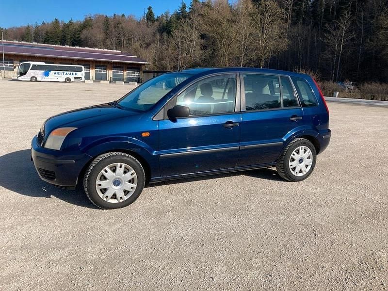 Gebraucht Ford Fusion 80 PS (58 kW) 2003 Blau Kleinwagen