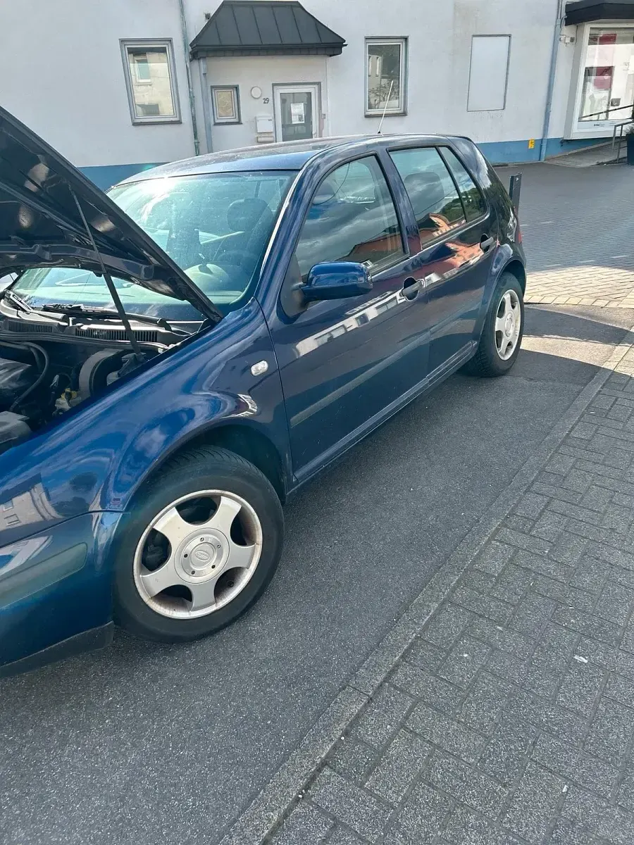 Gebraucht VW Golf IV 75 PS (55 kW) 2002 Blau Limousine