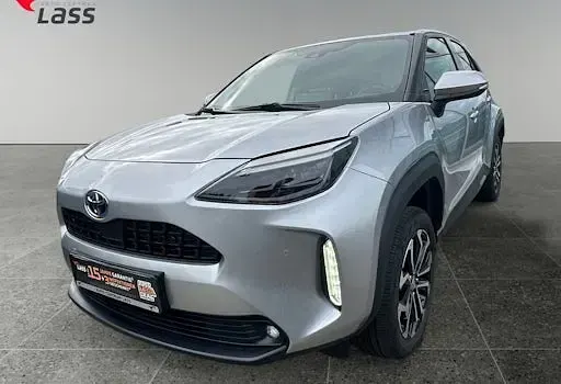 Gebraucht Toyota Yaris Cross Team 116 PS (85 kW) 2023 Silber SUV