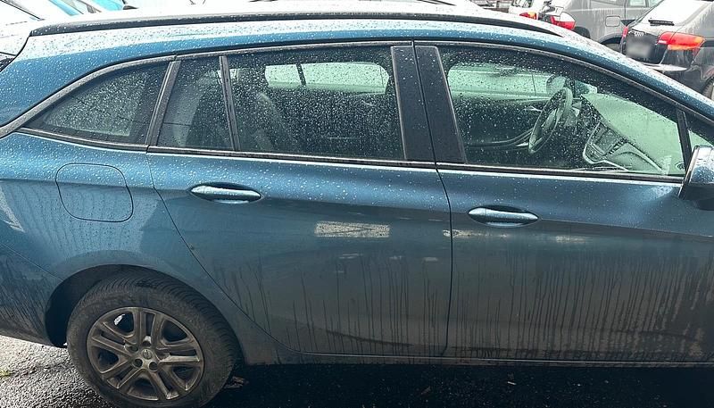 Gebraucht Opel Astra 110 PS (80 kW) 2017 Blau Kombi