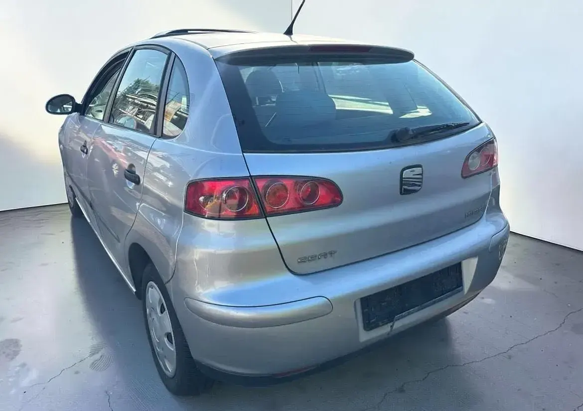 Gebraucht Seat Ibiza Fresh 64 PS (47 kW) 2003 Silber Kleinwagen