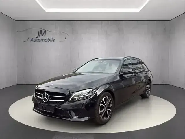 Gebraucht Mercedes C300 Avantgarde 258 PS (189 kW) 2018 Schwarz Limousine