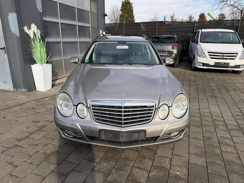 Gebraucht Mercedes E200 184 PS (135 kW) 2007 Cubanitsilber  metallic Kombi