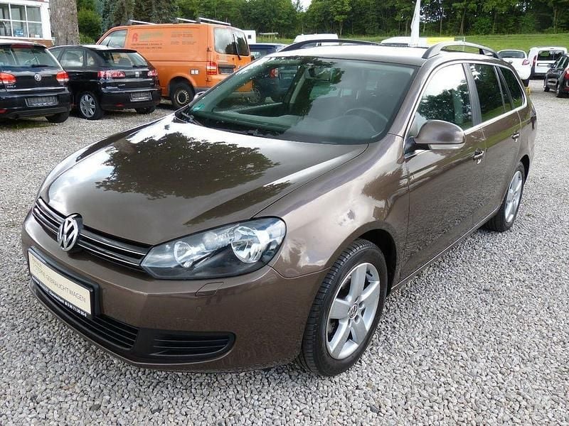 Braun Gebraucht 2011 VW Golf VI Comfortline Kombi | 3.400 € (Guter Preis) - Bild 1/4