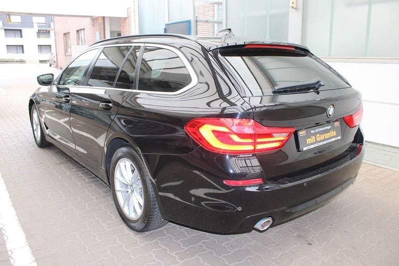 Gebraucht BMW 520 Sport Line 190 PS (139 kW) 2018 Schwarz Kombi