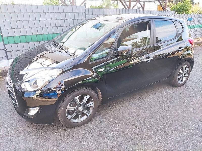 Schwarz Gebraucht 2018 Hyundai ix20 Space Van / Kleinbus | 10.980 € (Fairer Preis) - Bild 1/4