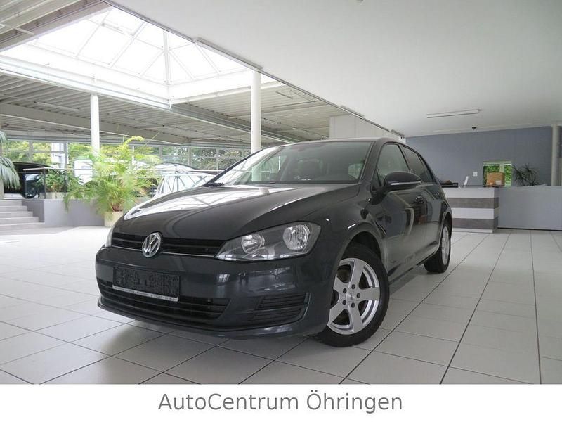 Grau Gebraucht 2013 VW Golf VII Comfortline Limousine | 6.990 € (Fairer Preis) - Bild 1/4