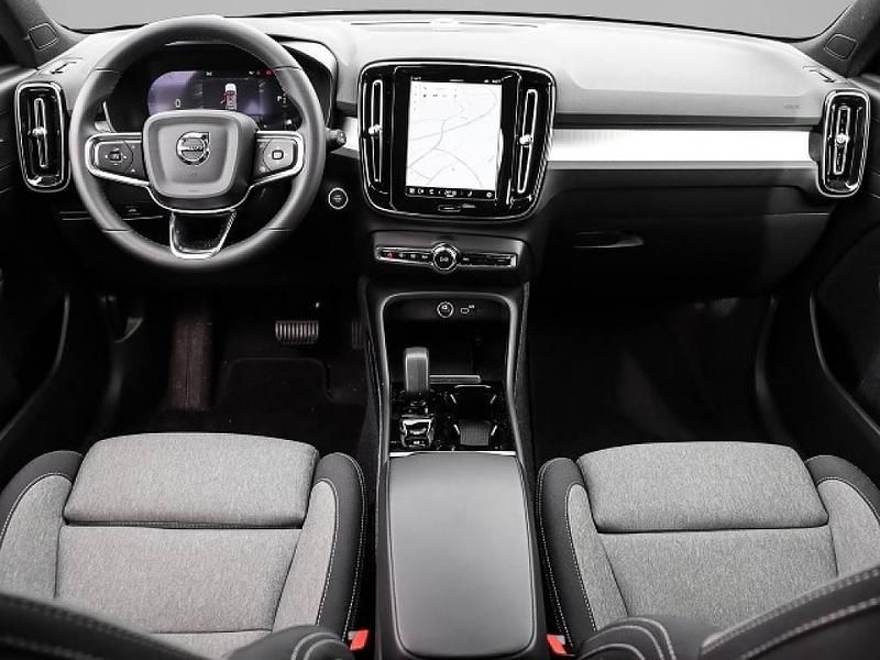 Gebraucht Volvo XC40 Plus 163 PS (119 kW) 2023 Weiß SUV