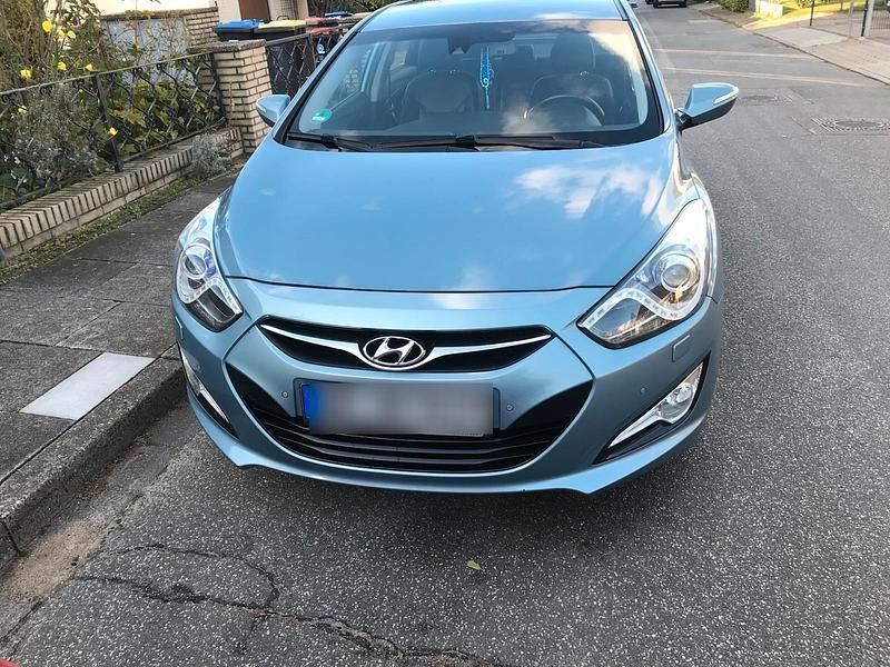 Blau Gebraucht 2012 Hyundai i40 Limousine | 8.000 € (Fairer Preis) - Bild 1/4