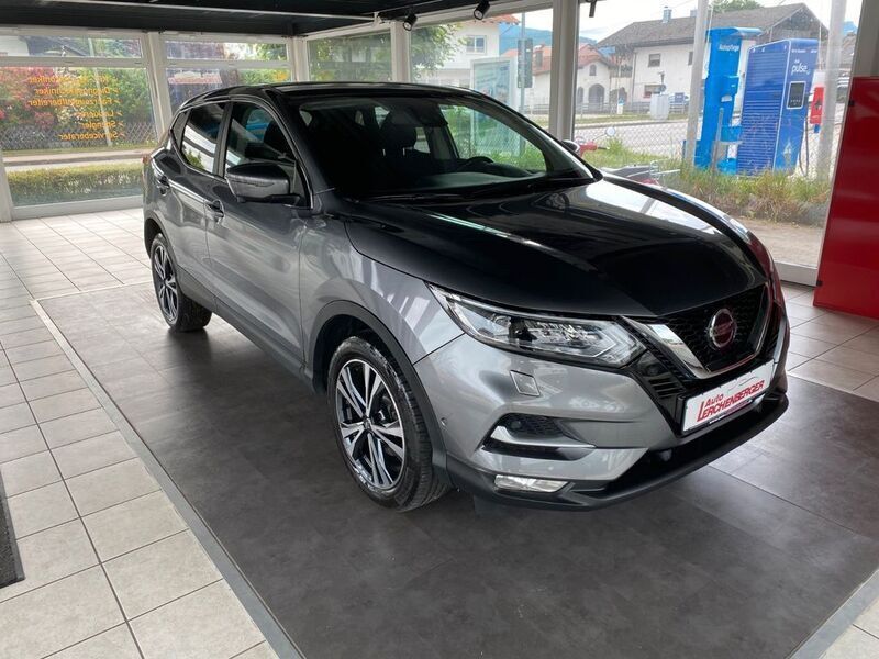 Grau Gebraucht 2019 Nissan Qashqai N-Connecta SUV | 16.490 € (Fairer Preis) - Bild 1/4