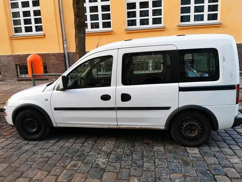Gebraucht Opel Combo 100 PS (73 kW) 2008 Weiß Van / Kleinbus