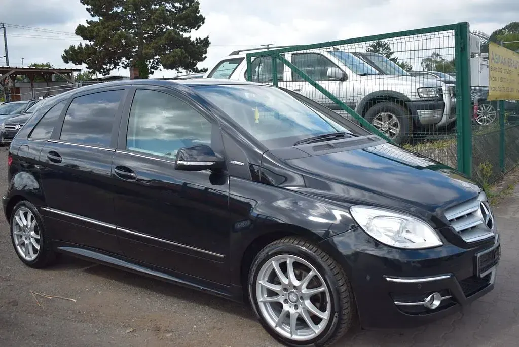 Gebraucht Mercedes B170 116 PS (85 kW) 2009 Schwarz Van / Kleinbus