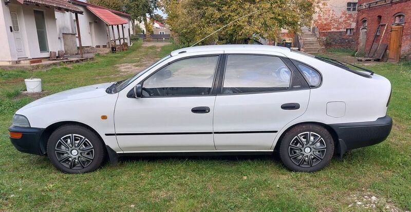 Weiß Gebraucht 1993 Toyota Corolla XLi Limousine | 2.690 € - Bild 1/4