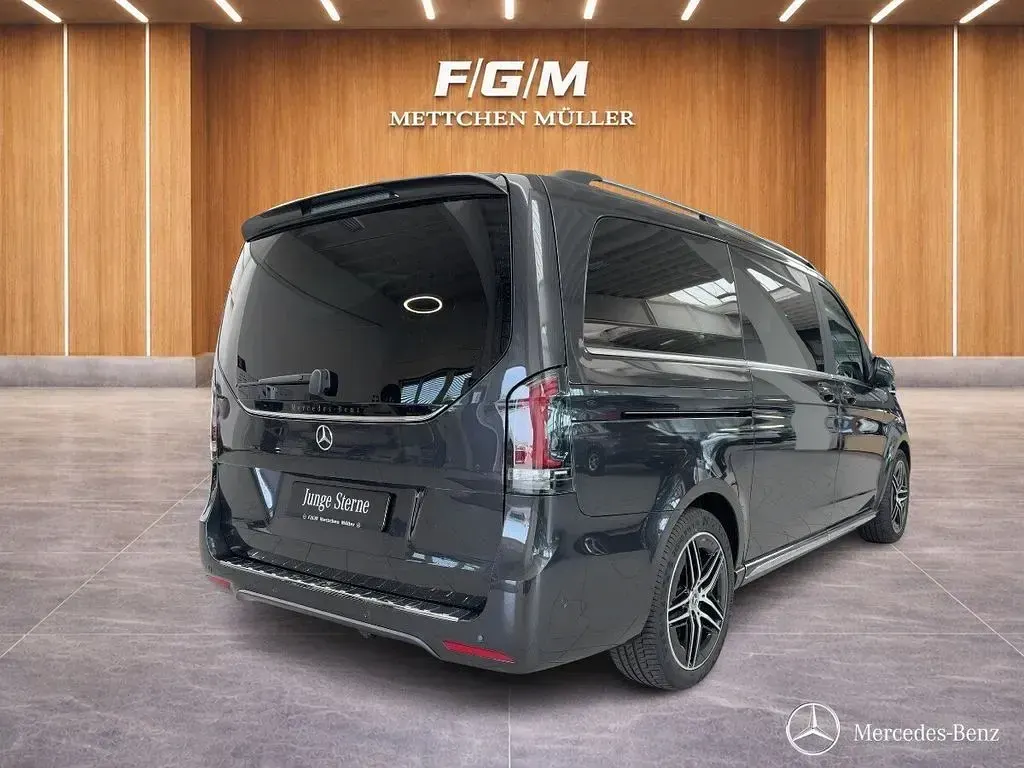 Gebraucht Mercedes V300 Avantgarde 237 PS (174 kW) 2025 Graphitgrau Van / Kleinbus