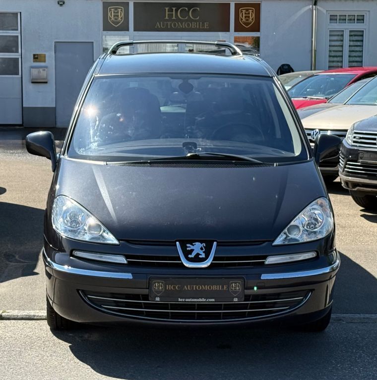 Grau Gebraucht 2011 Peugeot 807 Tendance Van / Kleinbus | 3.393 € (Fairer Preis) - Bild 1/4