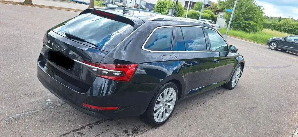 Gebraucht Skoda Superb Style 150 PS (110 kW) 2023 Schwarz Kombi
