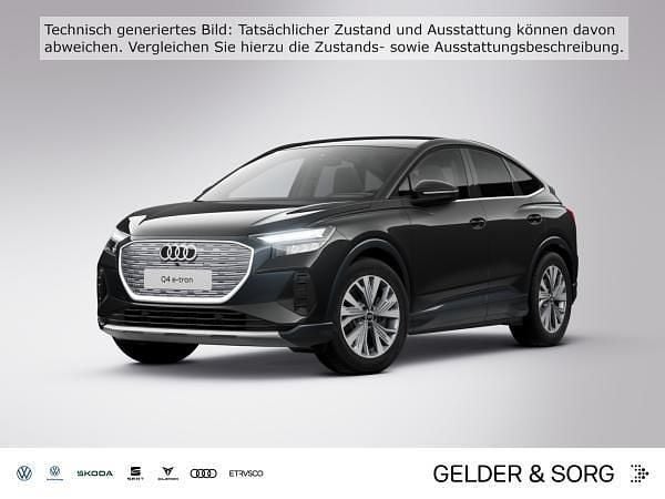 Schwarz (mythosschwarz metallic) Gebraucht 2025 Audi Q4 Sportback e-tron Advanced Plus SUV | 42.421 € (Teuer) - Bild 1/4