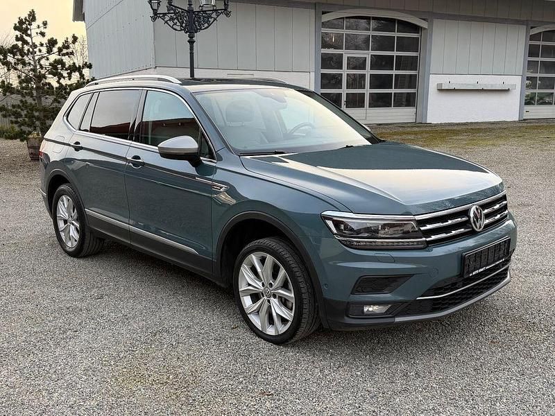 Blau Gebraucht 2020 VW Tiguan Allspace Highline SUV | 15.999 € (Guter Preis) - Bild 1/4