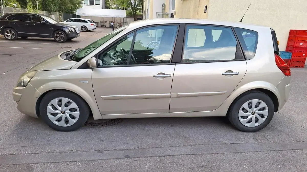 Gebraucht Renault Mégane III 130 PS (95 kW) 2008 Braun Van / Kleinbus