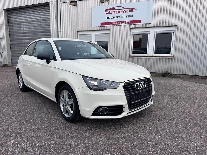 Weiß Gebraucht 2011 Audi A1 Attraction Kleinwagen | 4.190 € (Superpreis) - Bild 1/4