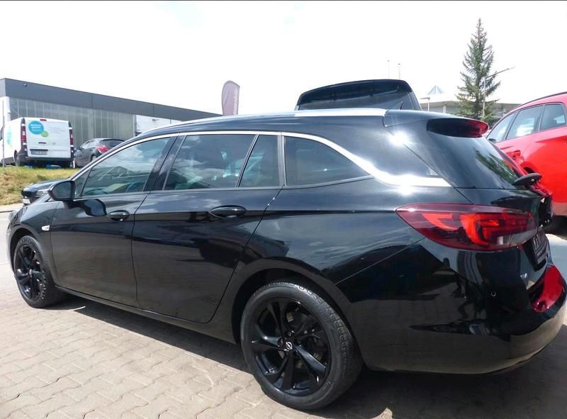 Schwarz Gebraucht 2016 Opel Astra Kombi | 8.950 € (Etwas zu teuer) - Bild 1/4