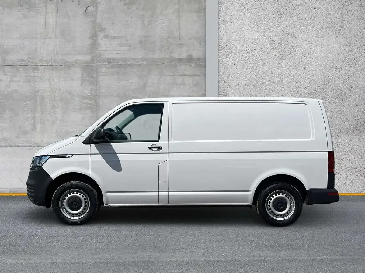 Gebraucht VW T6.1 150 PS (110 kW) 2021 Candyweiß Van