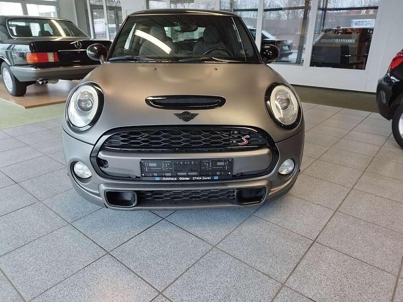 Midnight black metallic Gebraucht 2017 Mini Cooper SD Kleinwagen | 10.950 € - Bild 1/4