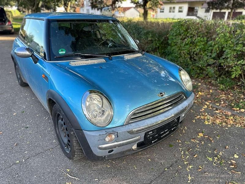 Gebraucht Mini ONE 90 PS (66 kW) 2004 Electric blue Kleinwagen