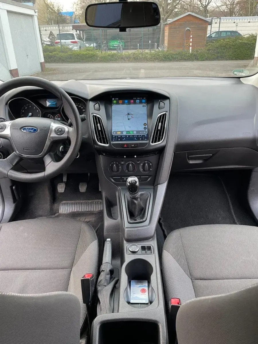 Gebraucht Ford Focus Ambiente 101 PS (74 kW) 2013 Schwarz Kombi