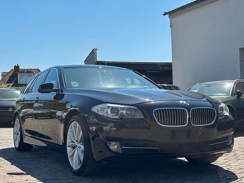 Gebraucht BMW 530 Performance 258 PS (189 kW) 2013 Schwarz Kombi