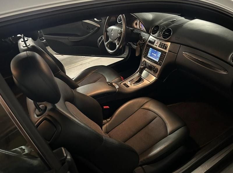 Gebraucht Mercedes CLK320 224 PS (164 kW) 2006 Silber Coupé