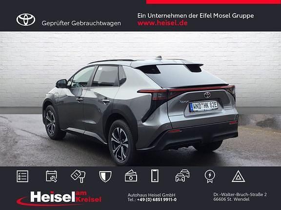 Gebraucht Toyota bZ4X Team 150 kW (204 PS) 2024 Palladiumsilber metallic SUV
