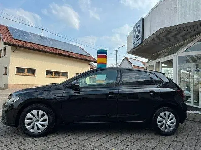 Gebraucht VW Polo Life 95 PS (69 kW) 2022 Schwarz Kleinwagen