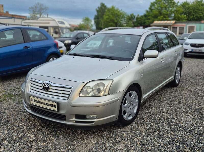 Silber Gebraucht 2003 Toyota Avensis Sol Kombi | 1.890 € (Fairer Preis) - Bild 1/4