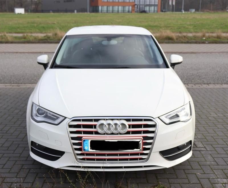 Gebraucht Audi A3 110 PS (80 kW) 2015 Weiß Limousine