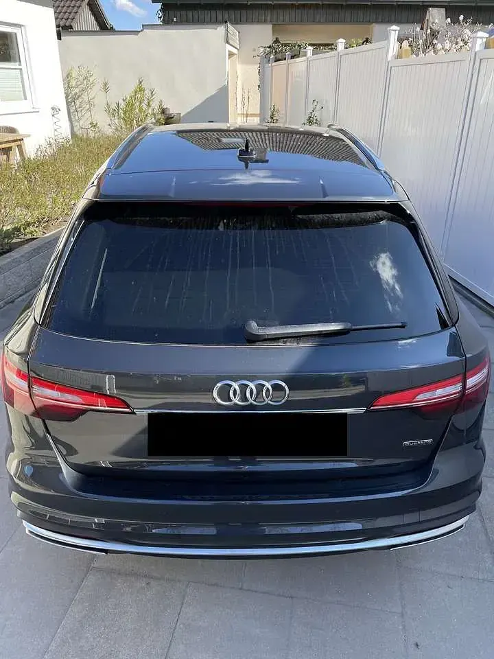 Używany Audi A4 Advanced 204 KM (150 kW) 2021 Szary Kombi