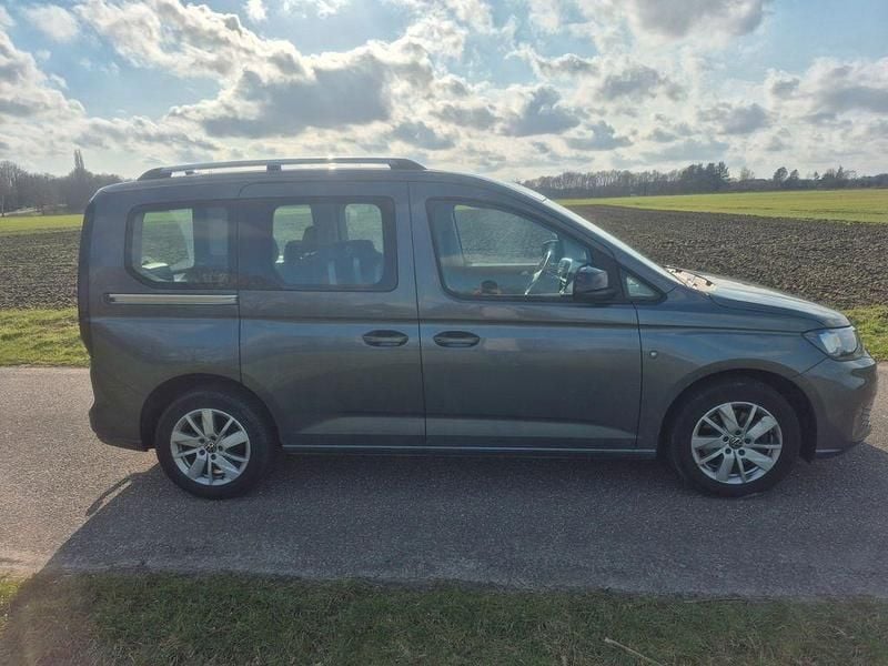 Gebraucht VW Caddy Life 114 PS (83 kW) 2023 Grau Van / Kleinbus