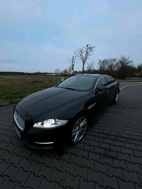 Gebraucht Jaguar XJ 275 PS (202 kW) 2011 Schwarz Limousine