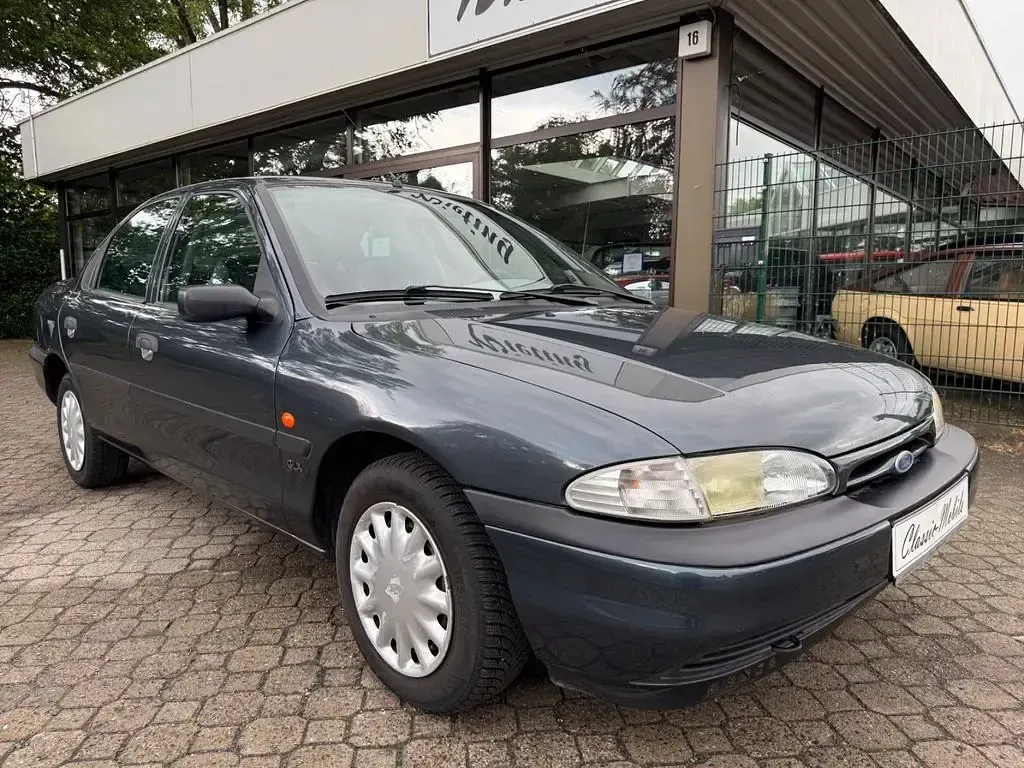 Gebraucht Ford Mondeo 116 PS (85 kW) 1993 Grau Limousine